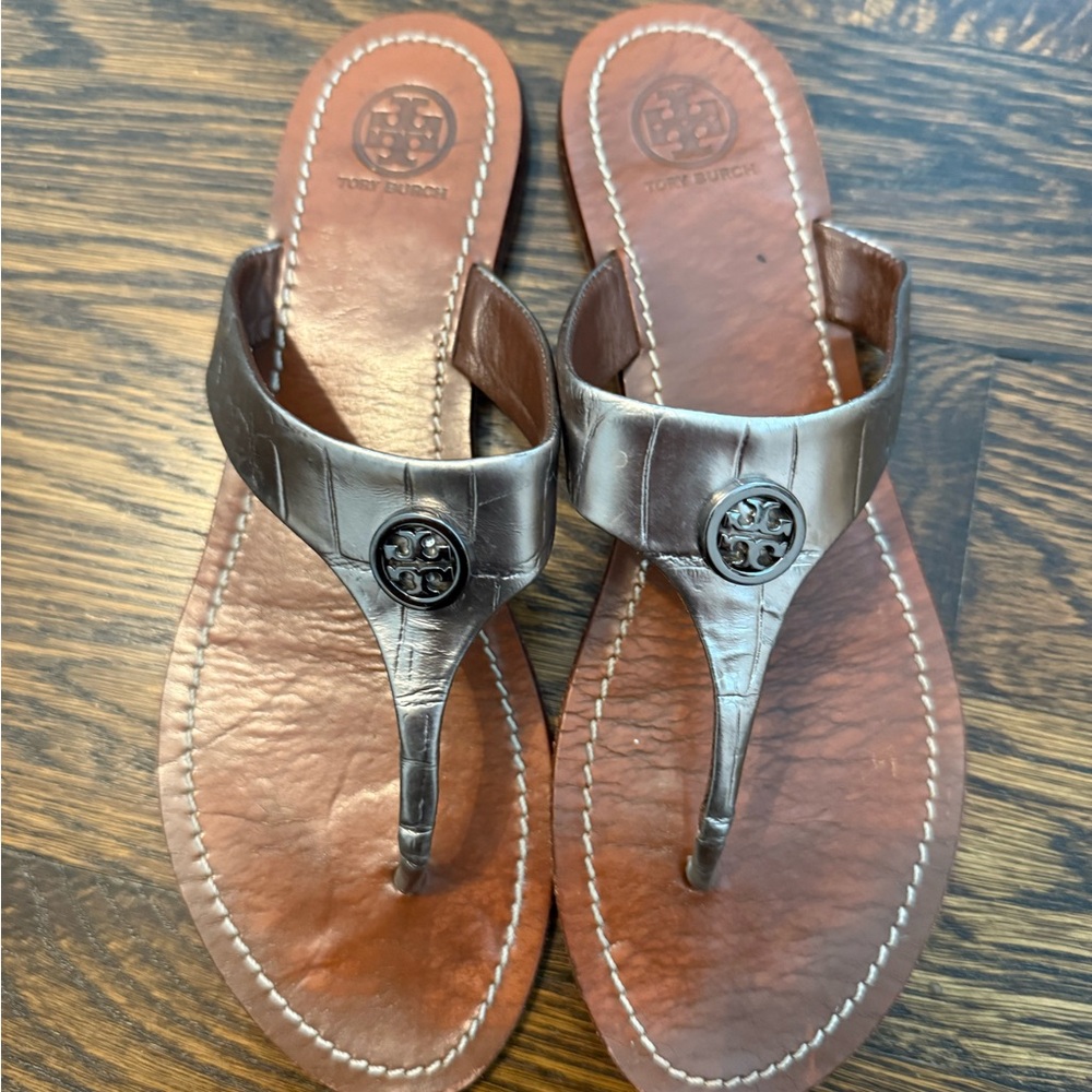 Tory Burch Metallic Leather Flip Flops • Size 9 • Barely Worn